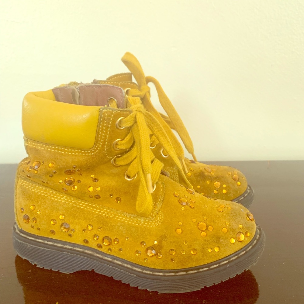 Mi Mi Sol boots